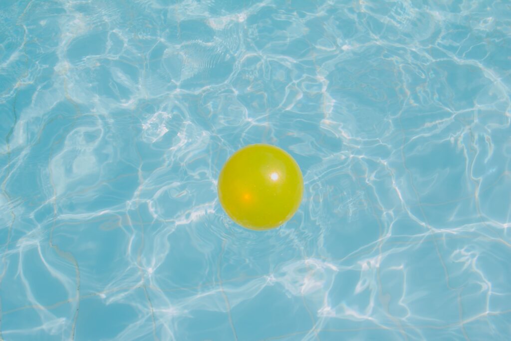 pelota-juego-agua-jacuzzi